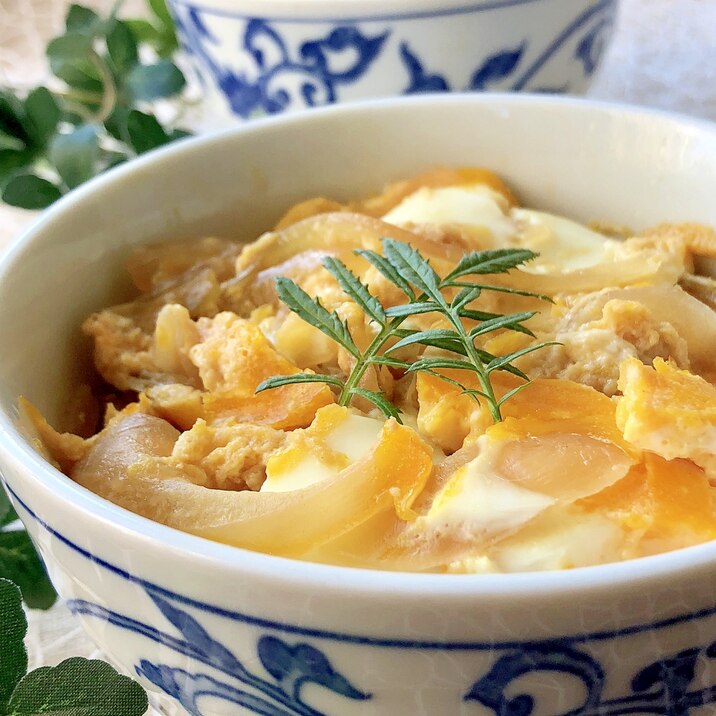 卵たっぷり 優しい甘さの玉子丼 レシピ 作り方 By みさきらりんず 楽天レシピ